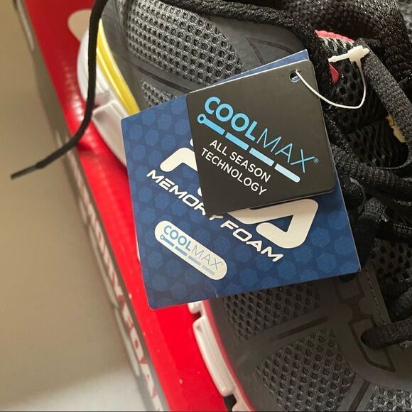 New Women's FILA Memory Foam Running Shoe size 10 - Picture 6 of 6